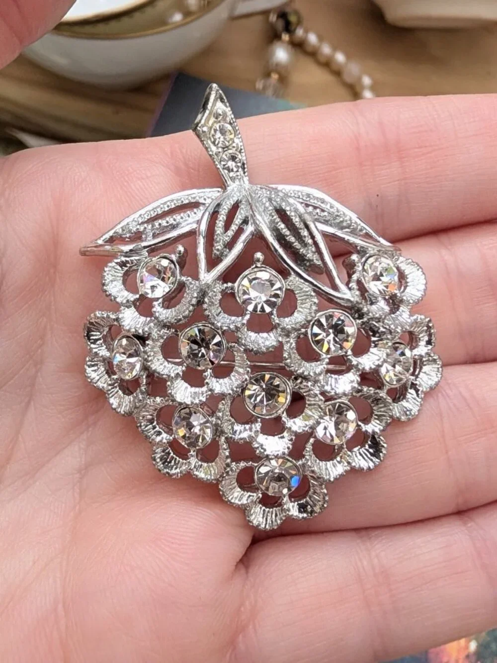 Vintage signed Sarah Coventry rhinestone cluster flower brooch